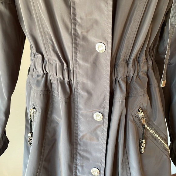 BETSY JOHNSON hooded option cinched waist trench rain coat zipped snap front SM - Picture 3 of 16